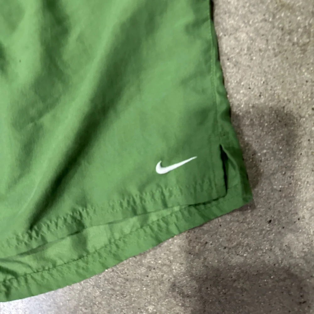 Vintage Nike Shorts - Picture 2 of 3